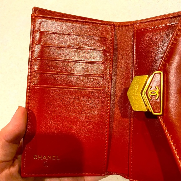 Limited edition CHANEL WALLET authenticity guaranteed. Medium size, Red color - Picture 4 of 8
